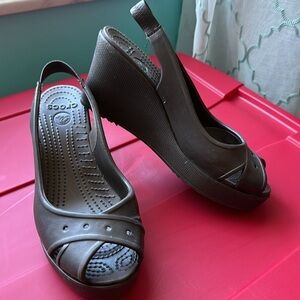 CROCS Farrah wedges‎ Size W8 Espresso